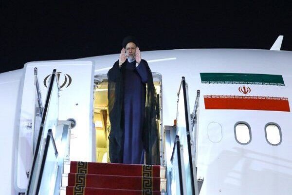 الرئيس الإيراني يغادر جنوب أفريقيا متوجها إلى طهران
