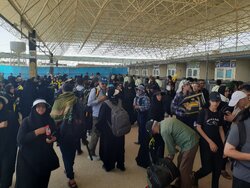 دخول أكثر من 140 ألف زائر إلى العراق عبر منفذ مهران الحدودي في يوم واحد