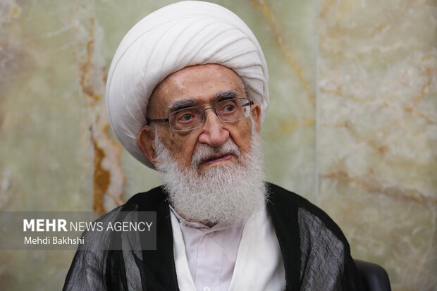 هشدار شدیدالحن آیتالله نوری همدانی درپی یاوهگویی ترامپ در خصوص رهبری