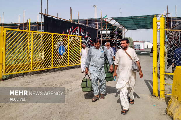 پاکستانی زائرین کی ریمدان بارڈر سے ایران آمد کا سلسلہ جاری
