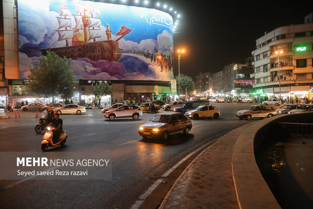 جدیدترین طرح دیوارنگاره میدان انقلاب تهران با عنوان بیا تا برویم روز شنبه ۴ شهریور ماه ۱۴۰۲ رونمایی شد