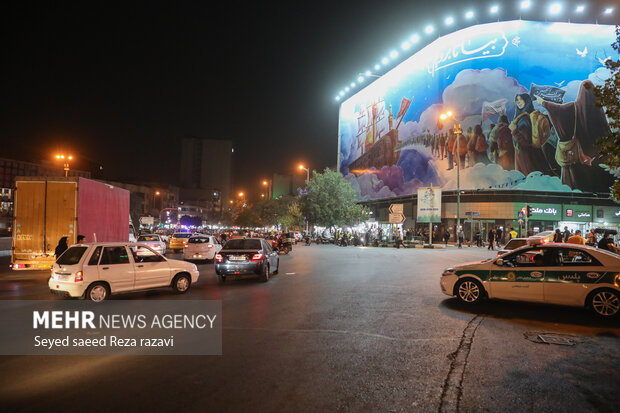 جدیدترین طرح دیوارنگاره میدان انقلاب تهران با عنوان بیا تا برویم روز شنبه ۴ شهریور ماه ۱۴۰۲ رونمایی شد