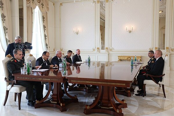 Azerbaycan Cumhurbaşkanı, Türkiye Milli Savunma Bakanı ile görüştü