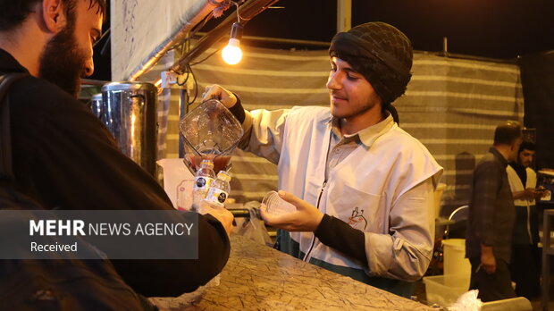 طی کردن ۲۵۰۰ کیلومتر برای خدمت رسانی به زائران اربعین