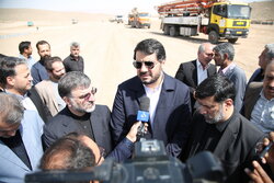 وزير الطرق الإيراني يعلن عن بناء مطار في قم المقدسة