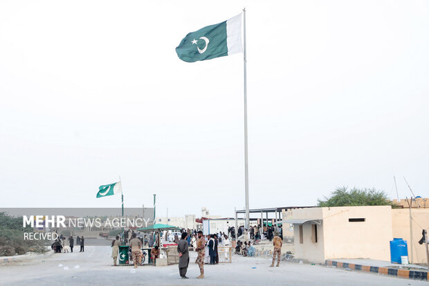 ورود زائرین پاکستان از مرز ریمدان - سیستان و بلوچستان