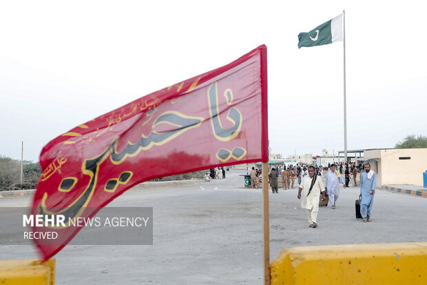 ورود زائرین پاکستان از مرز ریمدان - سیستان و بلوچستان