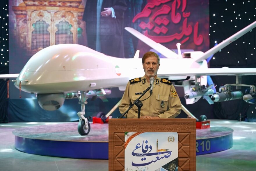 العميد حاتمي: وزارة الدفاع الإيرانية قامت بتلبية جميع احتياجات القوات المسلحة