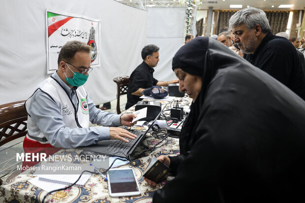 درمانگاه‌های تحت مدیریت هلال احمر مستقر در شهر نجف‌اشرف در حال ارائه خدمت شبانه روزی به زائران اربعین حسینی می‌باشند.