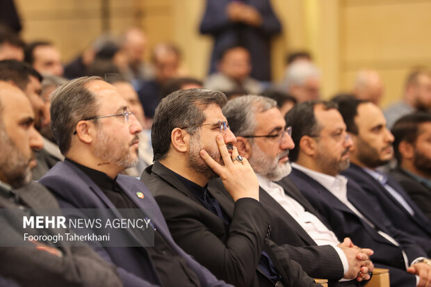 محمدمهدی اسماعیلی وزیرفرهنگ و ارشاد در نشست خبری رییس جمهور با خبرنگاران حضور دارد