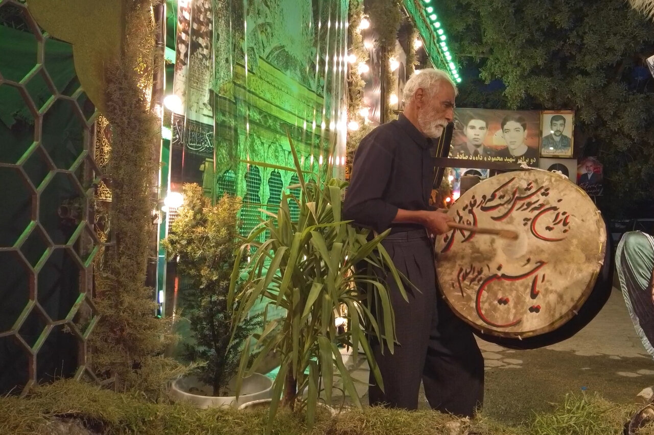 «آقای همه» راوی عزاداری حسینی درلرستان/حیرت میکنند افغانستانیام