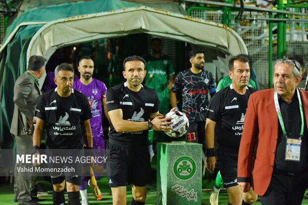 دیدار تیم های فوتبال ذوب آهن - اصفهان