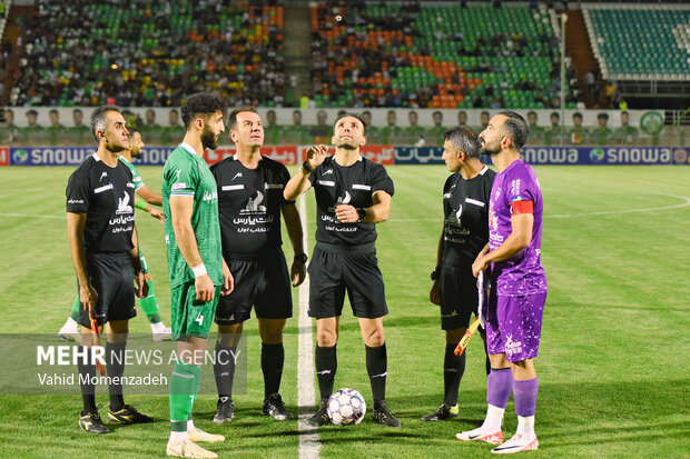 دیدار تیم های فوتبال ذوب آهن - اصفهان