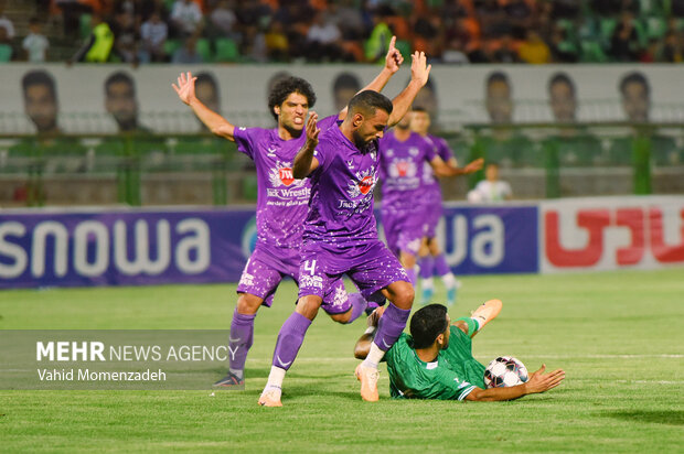 دیدار تیم های فوتبال ذوب آهن - اصفهان