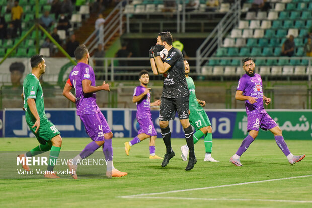 دیدار تیم های فوتبال ذوب آهن - اصفهان
