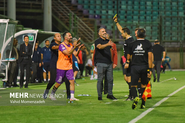 دیدار تیم های فوتبال ذوب آهن - اصفهان