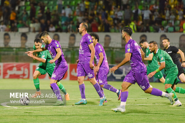 دیدار تیم های فوتبال ذوب آهن - اصفهان