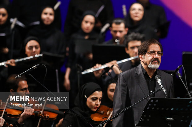 «ماه» با صدای حسام‌الدین سراج منتشر شد/ یک تیتراژ برای شبکه نسیم