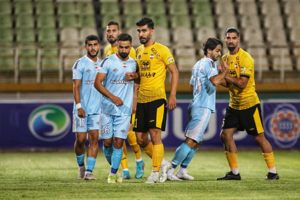 PGPL: 10-man Sepahan stun Paykan - Tehran Times