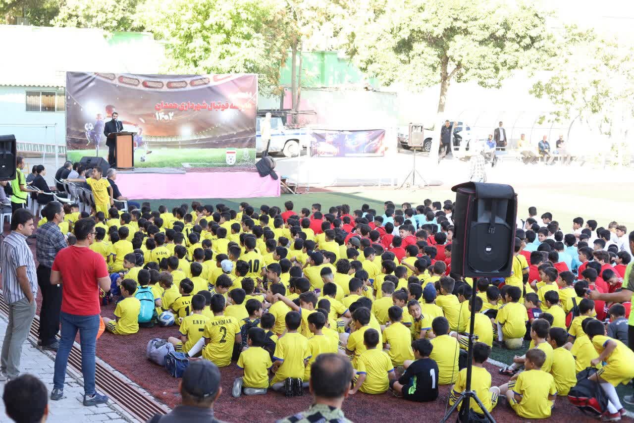 مراسم اختتامیه مدرسه فوتبال شهرداری همدان برگزار شد