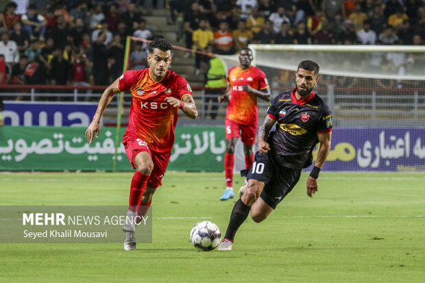 دیدار تیمهای فوتبال فولاد خوزستان و پرسپولیس تهران 7