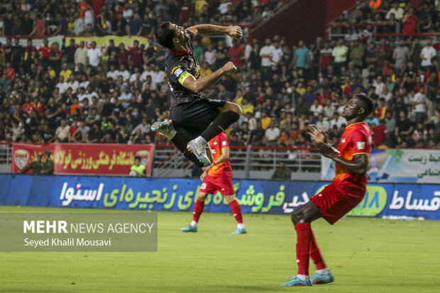 دیدار تیمهای فوتبال فولاد خوزستان و پرسپولیس تهران 10