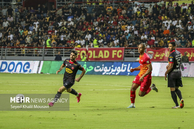دیدار تیمهای فوتبال فولاد خوزستان و پرسپولیس تهران 15