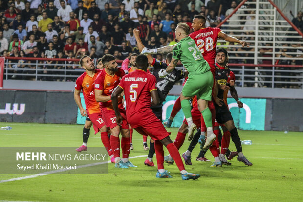 دیدار تیمهای فوتبال فولاد خوزستان و پرسپولیس تهران 18