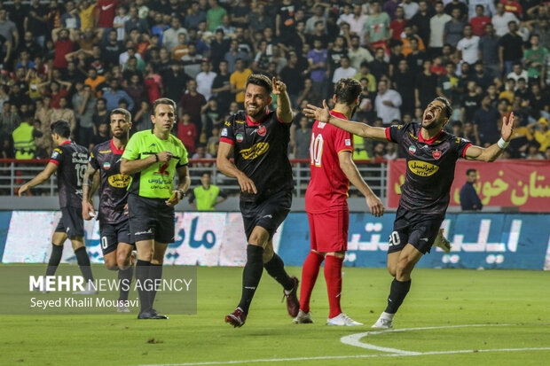 دیدار تیمهای فوتبال فولاد خوزستان و پرسپولیس تهران 20