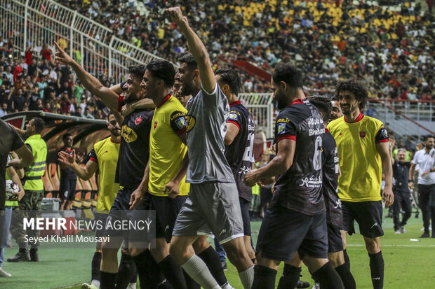دیدار تیمهای فوتبال فولاد خوزستان و پرسپولیس تهران 22