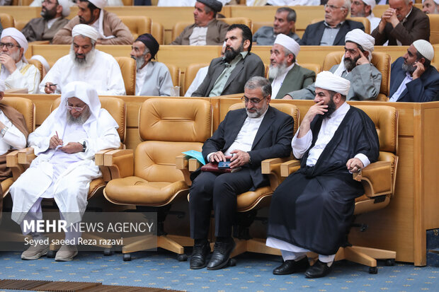  غلامحسین اسماعیلی ریس دفتر رئیس جمهور در مراسم نشست علما و نخبگان اهل سنت با رئیس جمهور حضور دارد