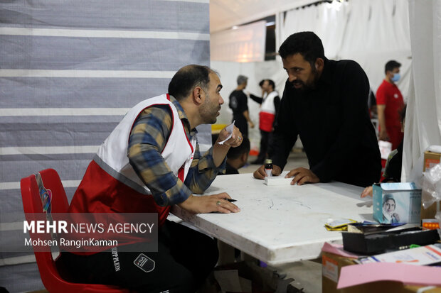 درمانگاه‌ تحت مدیریت هلال احمر مستقر در شهر کاظمین حال ارائه خدمت شبانه روزی به زائران اربعین حسینی می‌باشد