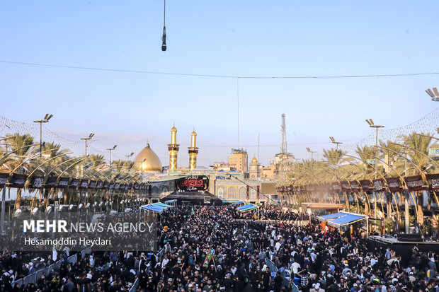 Imam Hussein lovers arrive in Karbala on Arbaeen occasion
