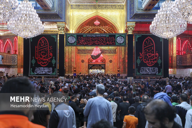 Imam Hussein lovers arrive in Karbala on Arbaeen occasion
