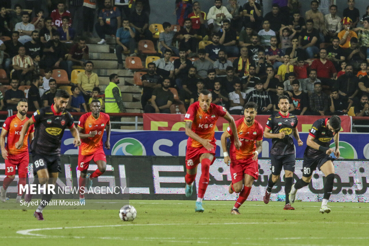 تقابل استقلال با یک خودی برای صدرنشینی/ شرایط متفاوت دربی خوزستان