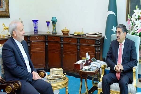 Pakistan calls for strengthening security ties with Iran