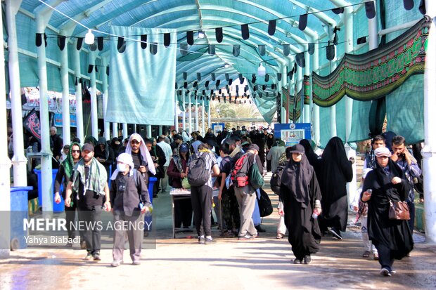 İran'dan Irak'a giden Erbain ziyaretçisi sayısı açıklandı