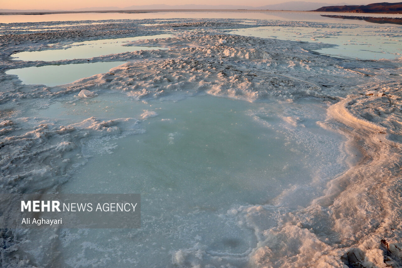 ۴درصد دریاچه ارومیه باقیمانده است/ تلاش برای حل بحران ادامه دارد