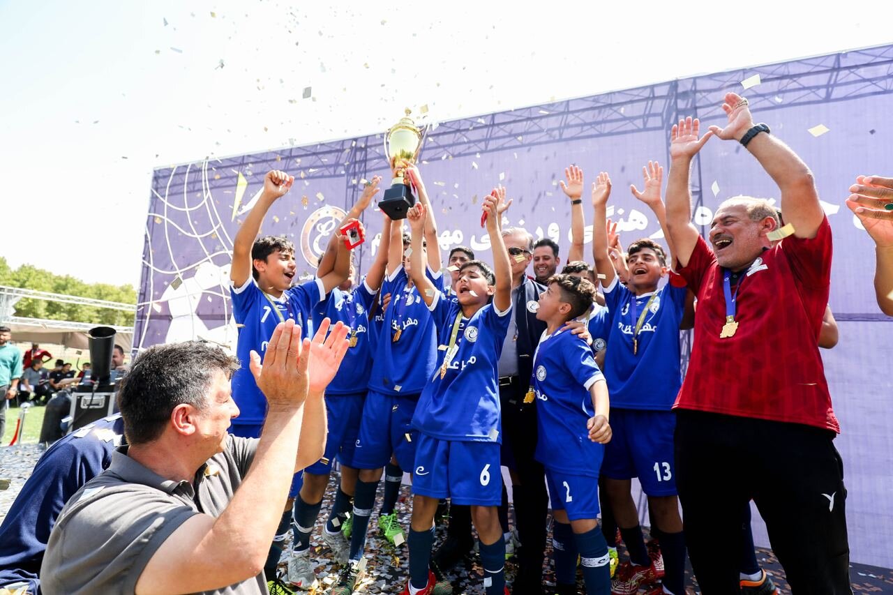 توصیه قلعهنویی به نوجوانان/ ناامید نشوید و خدا را فراموش نکنید