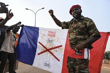 ضربه جدید آفریقا به فرانسه/ احتمال کودتا در یک کشور آفریقایی دیگر