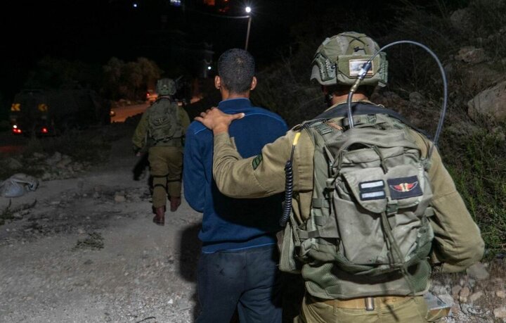 بازداشت بی‌دلیل ده‌ها جوان فلسطینی در حمله به کرانه باختری