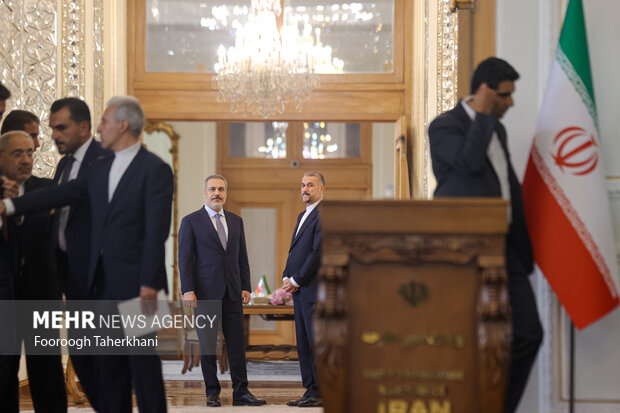 حسین امیر عبداللهیان، وزیر امور خارجه ایران و هاکان فیدان، وزیر امور خارجه ترکیه در محل دیدار وزرای خارجه ایران و ترکیه حضور دارند