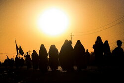 Iraqi women going to Karbala through Sabaya route