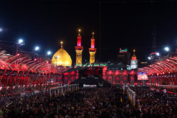 Arbaeen pilgrims mourn in Imam Hussein (AS) shrine