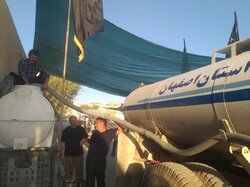 توزیع روزانه ۱۵۰ هزار لیتر آب بین زُوار اربعین توسط آبفای اصفهان