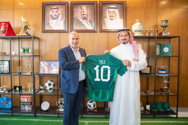 انتقاد از نحوه بازی پرسپولیس و تیمهای لیگ/ «تاج» چه سودی دارد؟