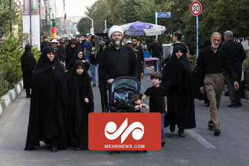 حضور رئیس سازمان تبلیغات در راهپیمایی جاماندگان حسینی