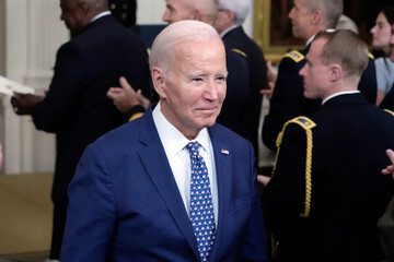 VIDEO: Biden's strange behavior at Medal of Honor ceremony