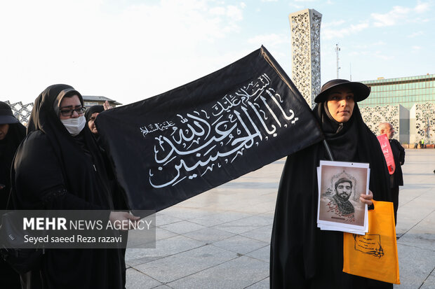 مراسم راهپیمایی جاماندگان اربعین حسینی در تهران صبح امروز چهارشنبه ۱۵ شهریور ۱۴۰۲ مصادف با اربعین حسینی (ع) از میدان امام حسین (ع) به سمت حرم عبدالعظیم حسنی (ع) با حضور عزاداران و عاشقان اهل بیت (ع) در حال برگزاری است