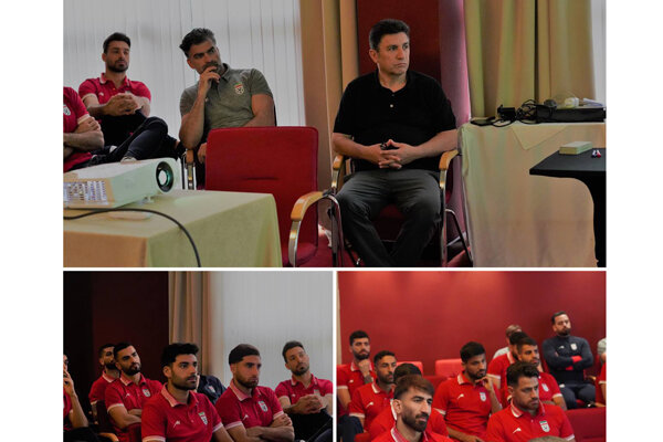 جلسه فنی کادر فنی برای بازیکنان تیم ملی قبل از دیدار با بلغارستان